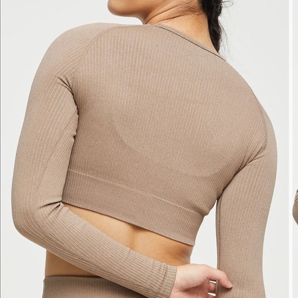 ❌SOLD❌FINAL⬇️EUC🤎LILIA’S🤎SEAMLESS CROPPED TOP - Picture 5 of 7